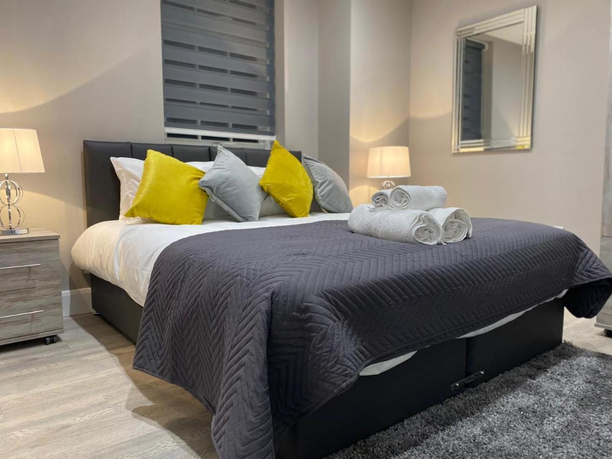 Amazing Central High Street Self Contained Apartments By Syl Watford  Bagian luar foto