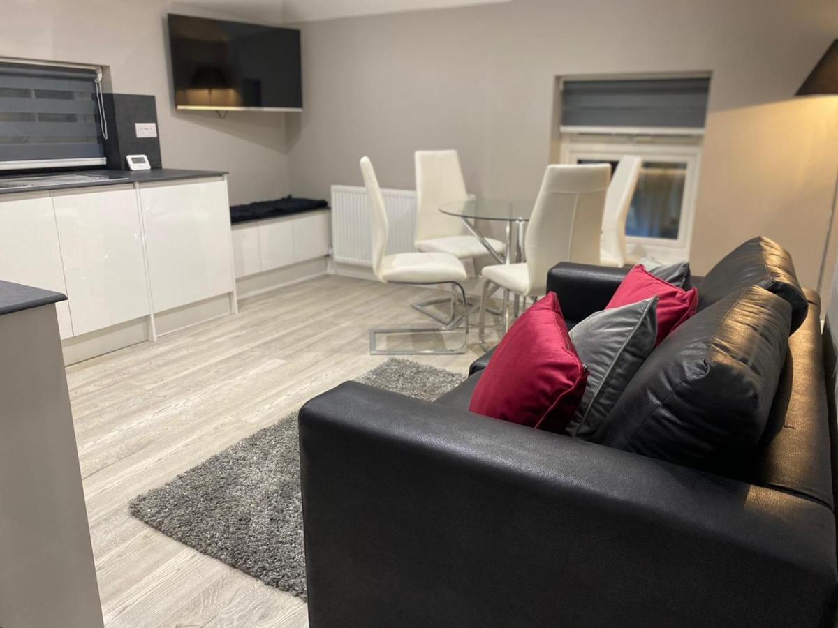 Amazing Central High Street Self Contained Apartments By Syl Watford  Bagian luar foto