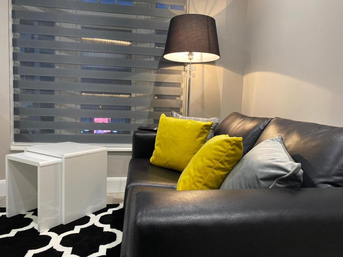 Amazing Central High Street Self Contained Apartments By Syl Watford  Bagian luar foto